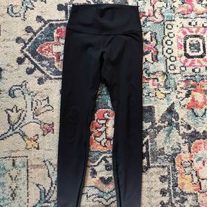 Lululemon wunder under size 6 28”